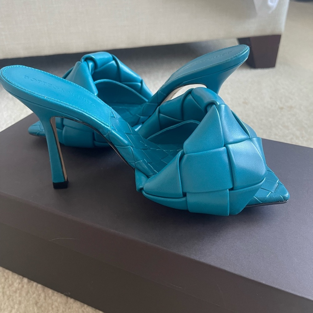 Botegga Veneta Lido Sandals